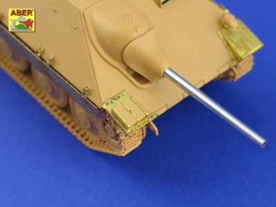 48 006 - German self propelledm gun - Jagpanzer 38(t) ''Hetzer'' 1:48 Tamiya - 14