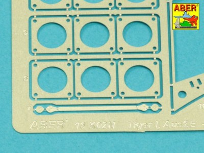 Tiger I, E Tunisia 501 abt.- Turret storage bin - 12