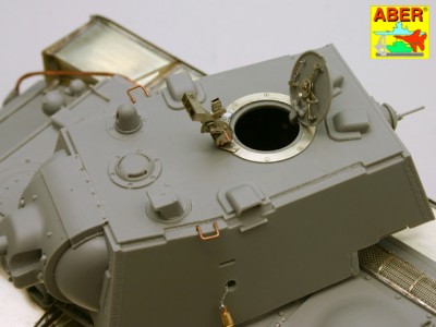 35 190 - Soviet Heavy Tank KV-1 (Trumpeter model) - 11