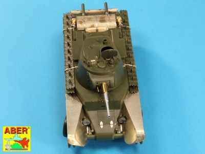 35 258 - Radziecki lekki czołg BT-7 -wersja z 1937--(Tamiya model) - 2