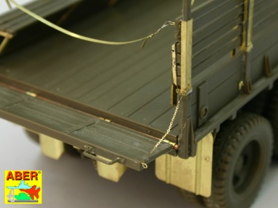 GMC 2½ ton U.S. cargo truck - open cabin - 21