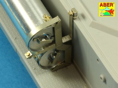 Niemiecki średni czołg Panzer IV H  cz.10 - zestaw dodatkowy - filtry powietrzne - 11