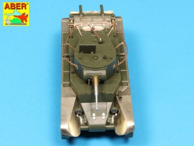 35 245 - Soviet Light Tank BT-7 -model 1935--(Tamiya model) - 8