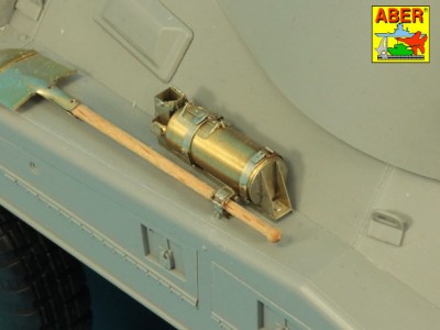 Fire extinguisher with brackets used on German tanks, assault guns and other vehicles - 25