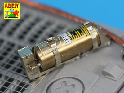 Fire extinguisher with brackets used on German tanks, assault guns and other vehicles - 22