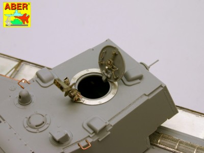 35 190 - Soviet Heavy Tank KV-1 (Trumpeter model) - 12