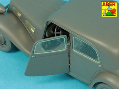 Citroen Traction 11CV Staff Car - 9