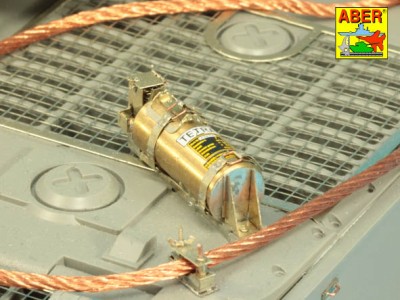 Fire extinguisher with brackets used on German tanks, assault guns and other vehicles - 21