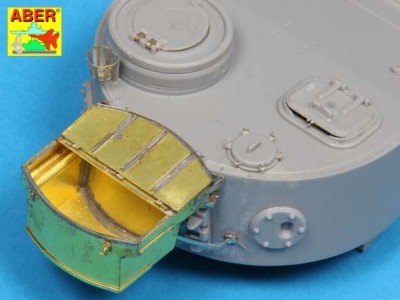 Turret stowage bin for Pz.Kpfw. IV - 7