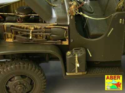 GMC 2½ ton U.S. cargo truck - open cabin - 28