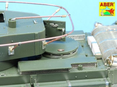 35 245 - Soviet Light Tank BT-7 -model 1935--(Tamiya model) - 12