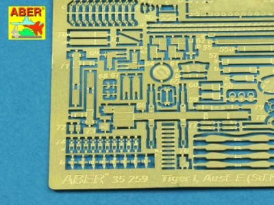 Sd.Kfz.18  Pz.Kpfw.VI Ausf.E Tiger I (s.PzAbt. 501 in Tunisia) - 5