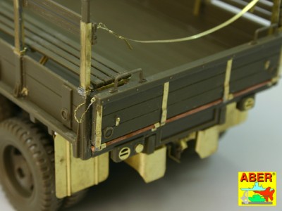 GMC 2½ ton U.S. cargo truck - open cabin - 24