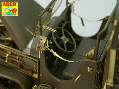 GMC 2½ ton U.S. cargo truck - open cabin - 32