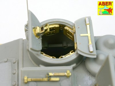 35 078 -Radziecki niszczyciel czołgów SU-100 - (Dragon model) - 25