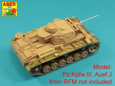 35 018  - German Medium Tank PzKpfw III Ausf.J - (RFM model) - 1