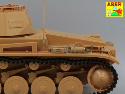 24 T01 -Panzerkampfwagen IIF  - (Asuka/Tasca model) - 19
