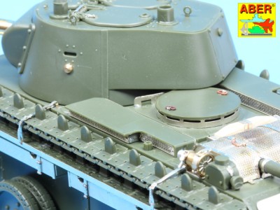 35 258 - Radziecki lekki czołg BT-7 -wersja z 1937--(Tamiya model) - 12