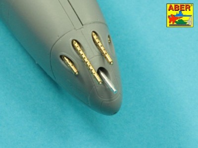 Zestaw uzbrojenia do amerykańskiego myśliwca  Lockheed P-38 F/G Lighting: 1 x 20mm  4x 12,7mm  - 5