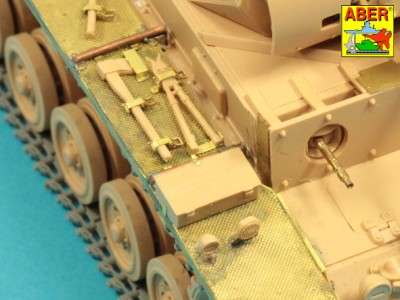 35 018  - German Medium Tank PzKpfw III Ausf.J - (RFM model)