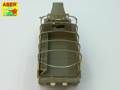 GMC 2½ ton U.S. cargo truck - open cabin - 11