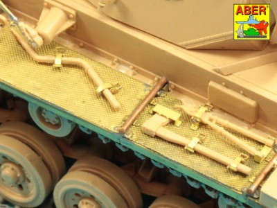 35 018  - German Medium Tank PzKpfw III Ausf.J - (RFM model) - 11