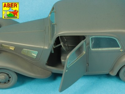 Citroen Traction 11CV Staff Car - 8